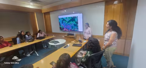Student_visit_2.jpg